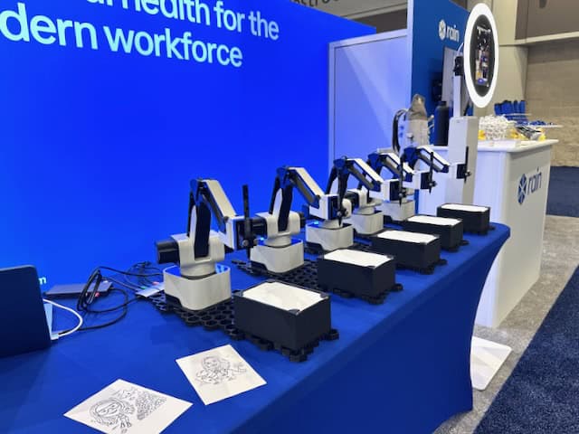 Sketch Robots Draw a Crowd