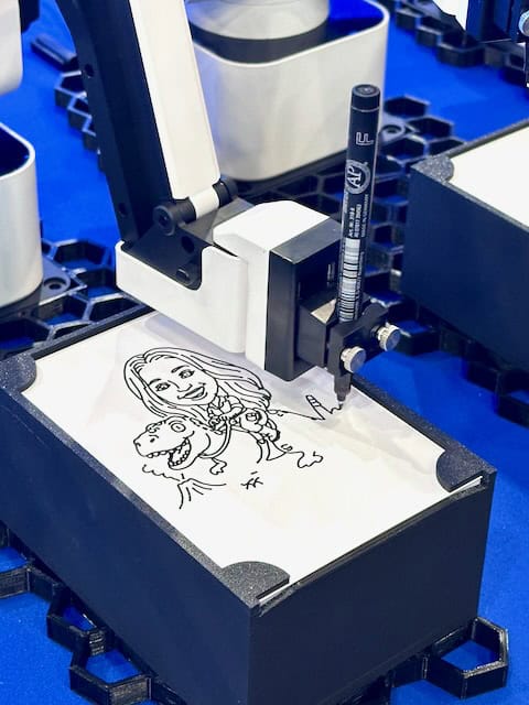 Sketch Robots Draw a Crowd